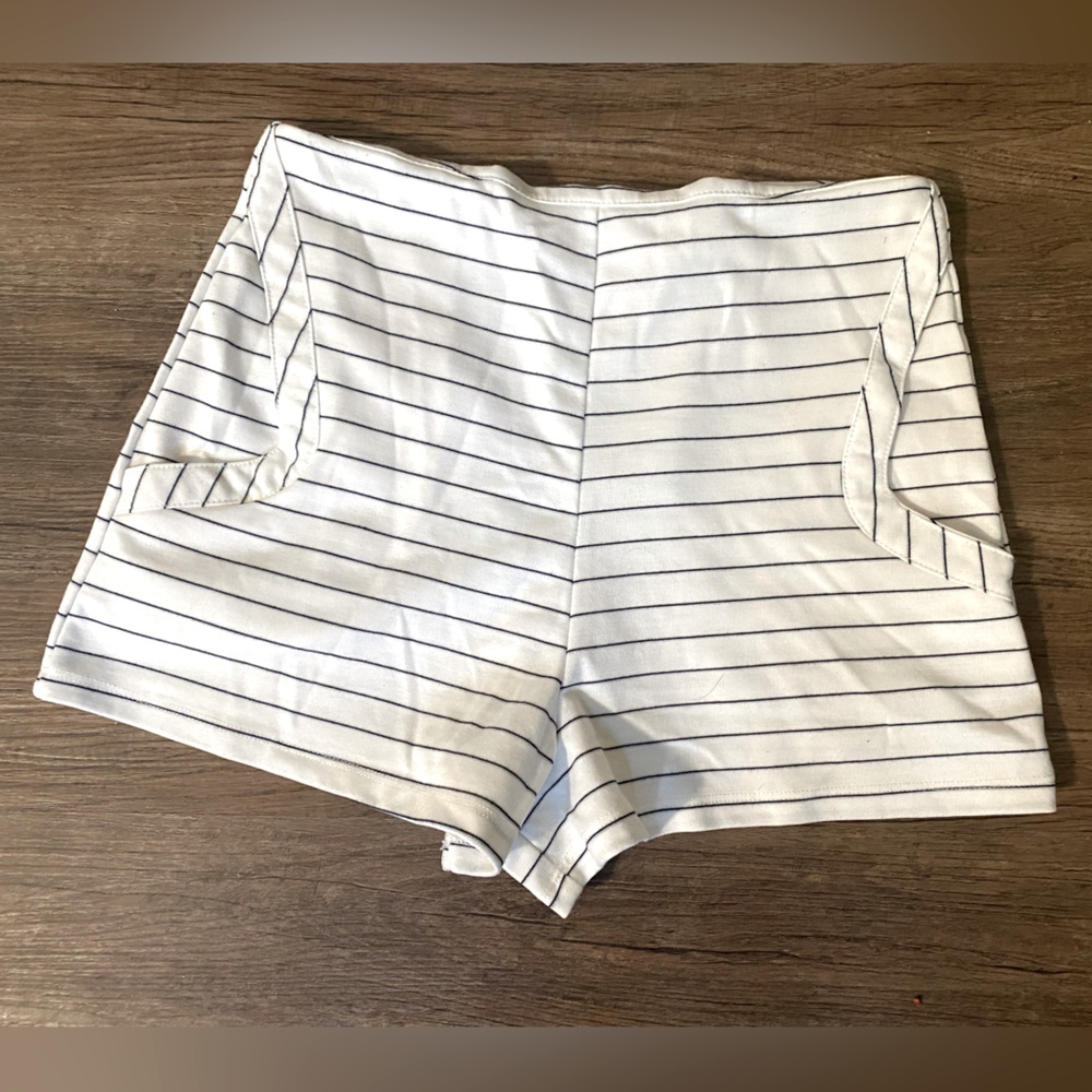 3️⃣ 3/$20 HYFVE size Small, high waisted, white striped shorts.